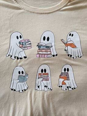 Book-lovers Halloween Tee in 2XL